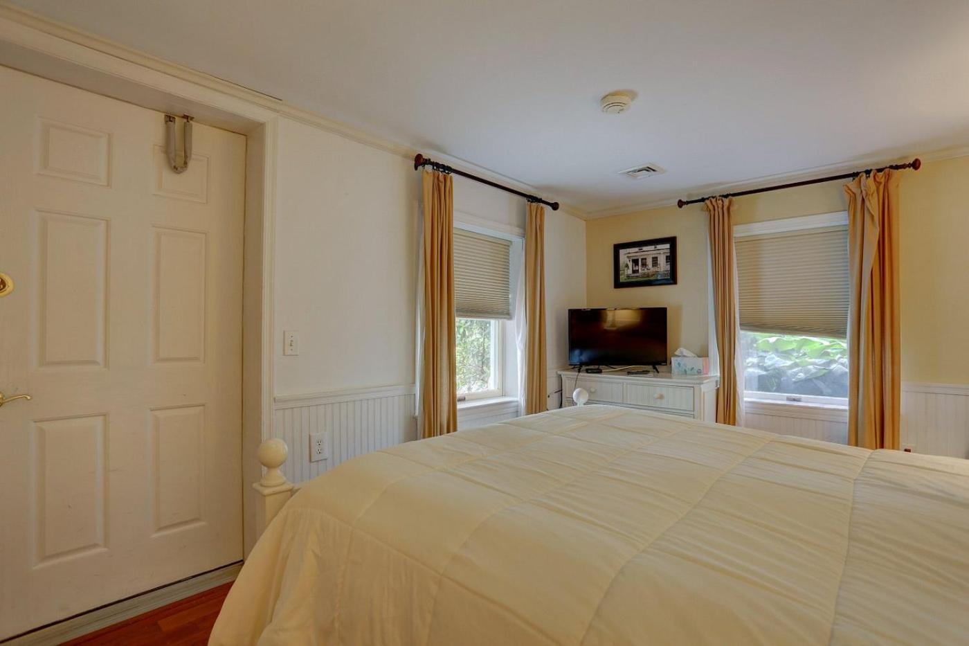 Greystone Manor Bed & Breakfast Bird-in-Hand Экстерьер фото