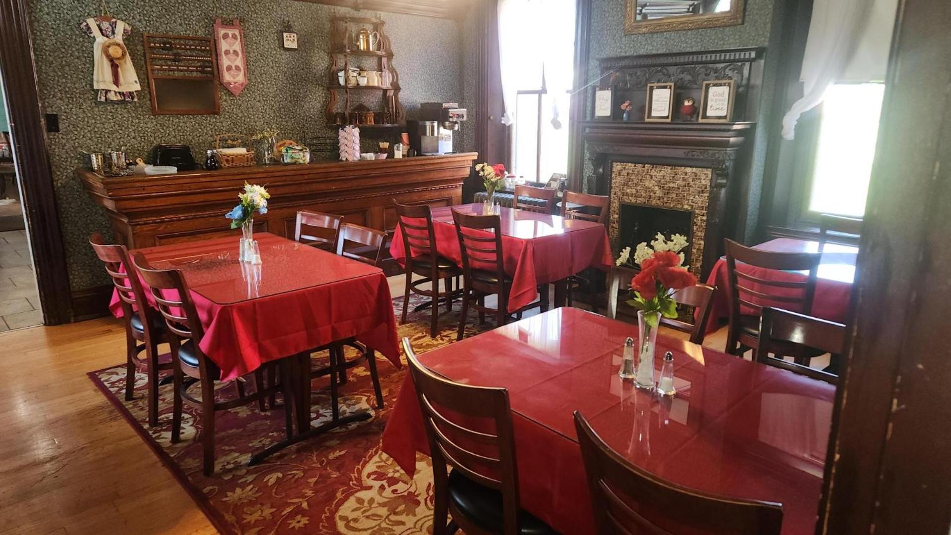 Greystone Manor Bed & Breakfast Bird-in-Hand Экстерьер фото