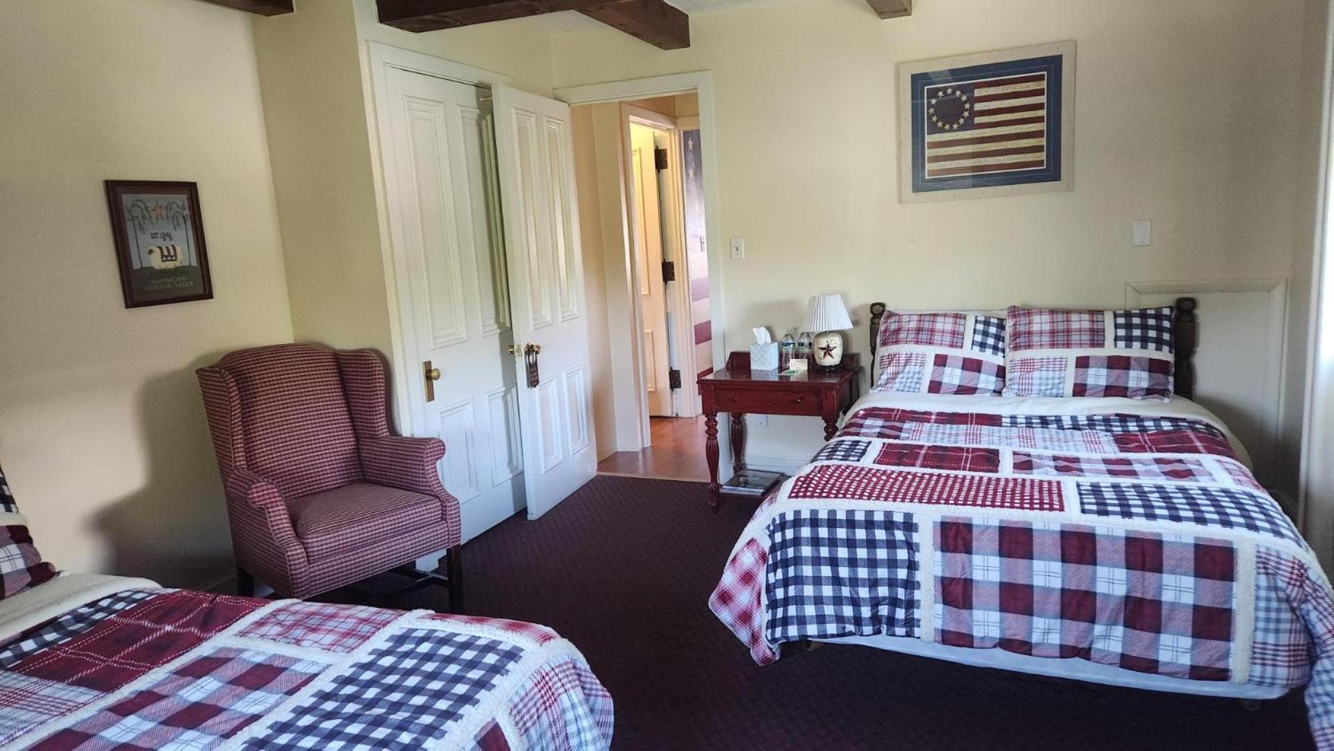 Greystone Manor Bed & Breakfast Bird-in-Hand Экстерьер фото