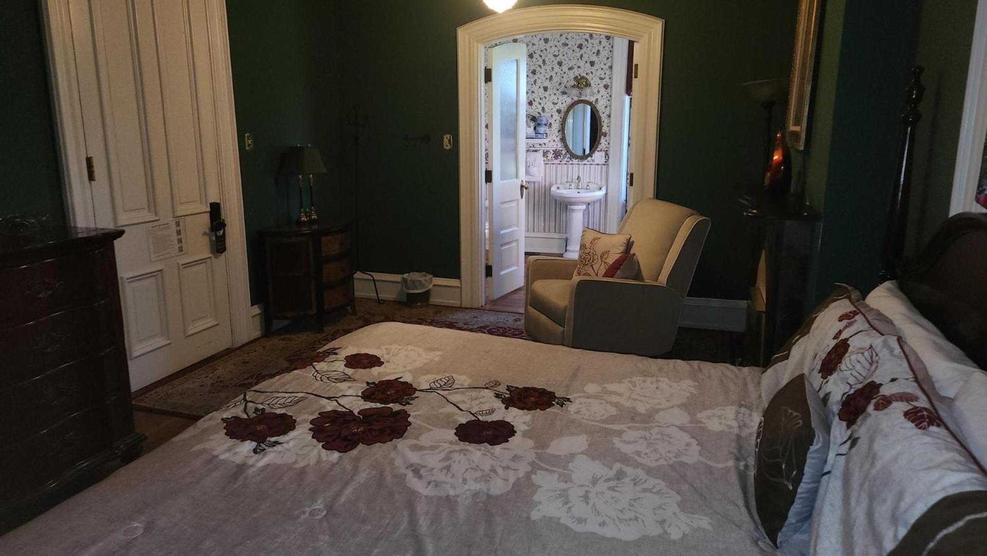 Greystone Manor Bed & Breakfast Bird-in-Hand Экстерьер фото
