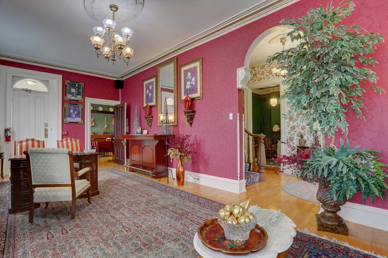 Greystone Manor Bed & Breakfast Bird-in-Hand Экстерьер фото