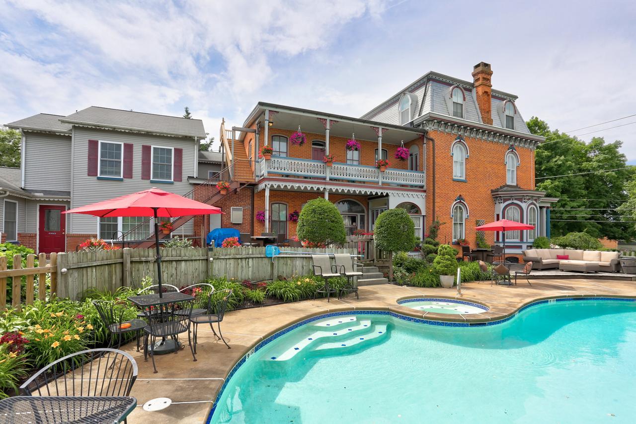 Greystone Manor Bed & Breakfast Bird-in-Hand Экстерьер фото